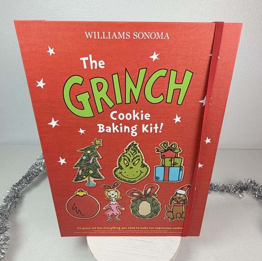 Williams Sonoma The Grinch Christmas Cookie Baking Kit 22 Piece Set NIB New